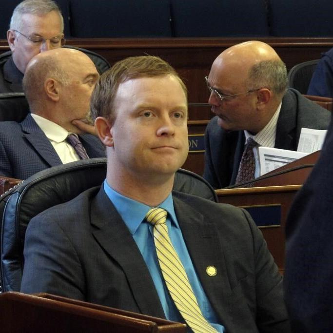 Alaska lawmaker takes stand in case over Oath Keepers ties